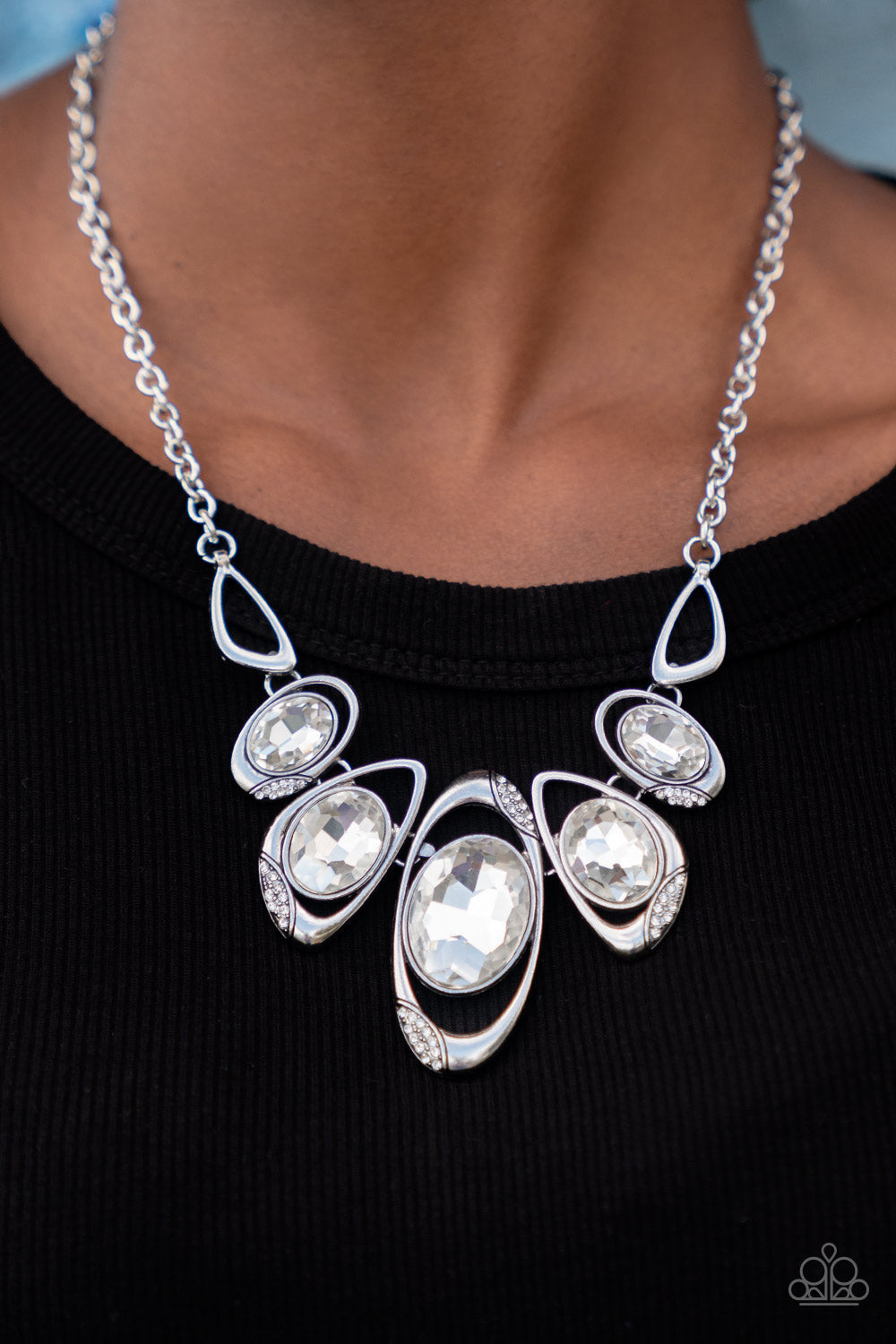 *Paparazzi Necklace* " Hypnotic Twinkle" Life of the Party April 2022 White Necklace