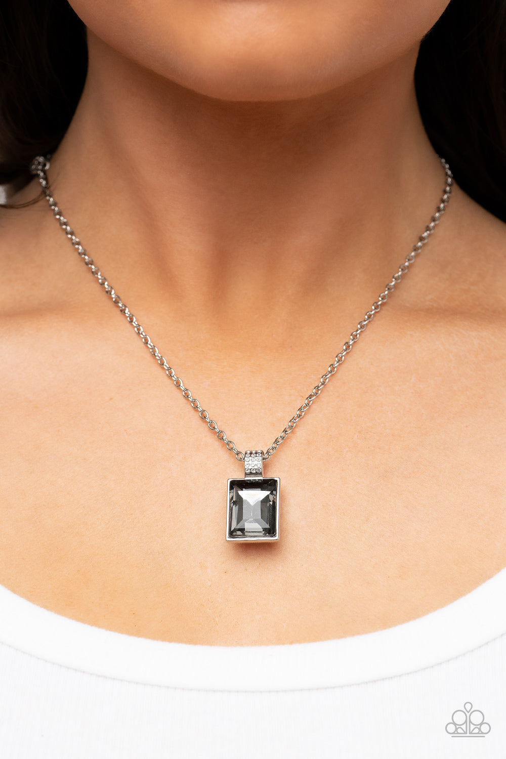 *Paparazzi Necklaces* " Understated Dazzle" Silver Necklace